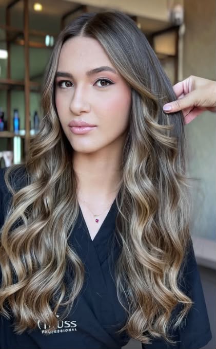 Resultado de colorimetria Saurin Woman Care — balayage sutil